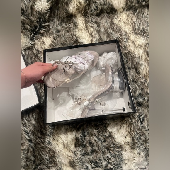 Ellie Heels - Picture 2 of 4